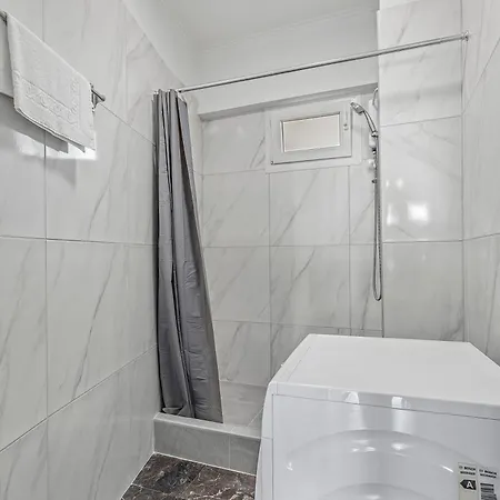 Apartment Alimos Front By Zain